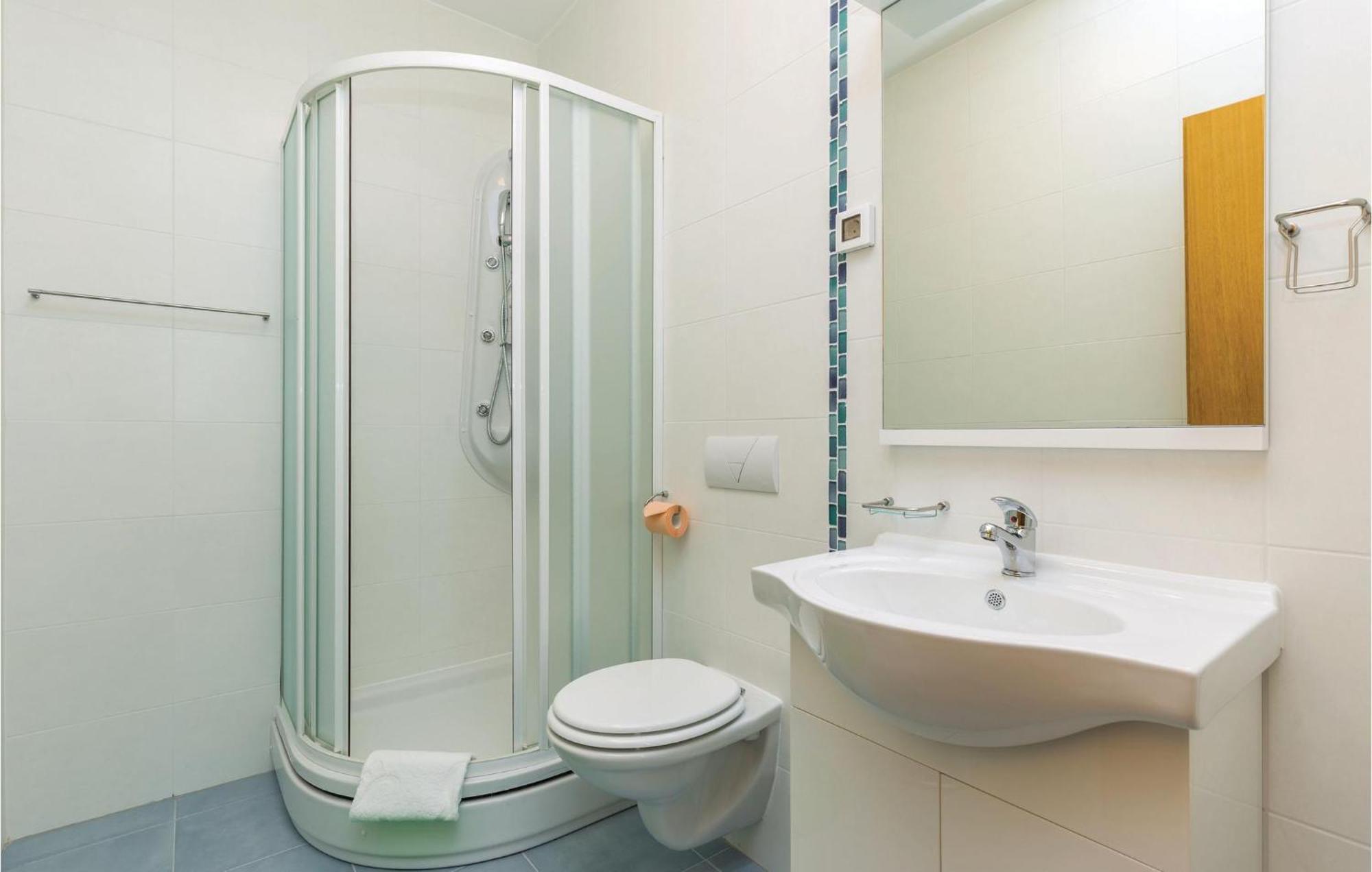 Cozy Apartment In Crikvenica With House Sea View Exteriör bild