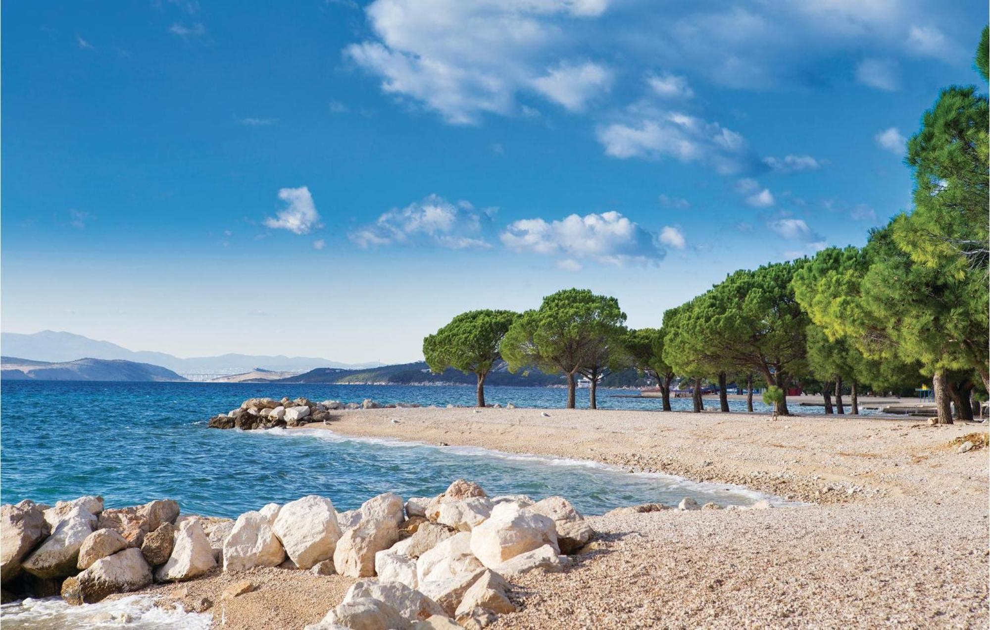 Cozy Apartment In Crikvenica With House Sea View Exteriör bild