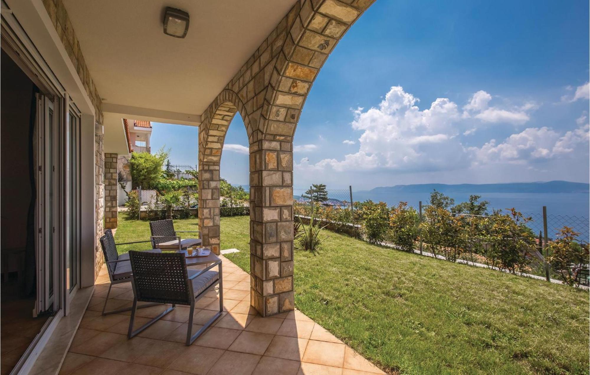 Cozy Apartment In Crikvenica With House Sea View Exteriör bild