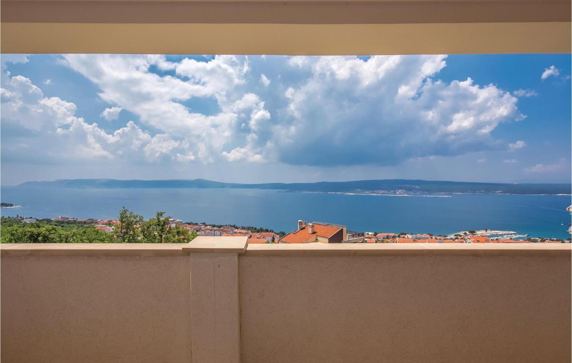 Cozy Apartment In Crikvenica With House Sea View Exteriör bild