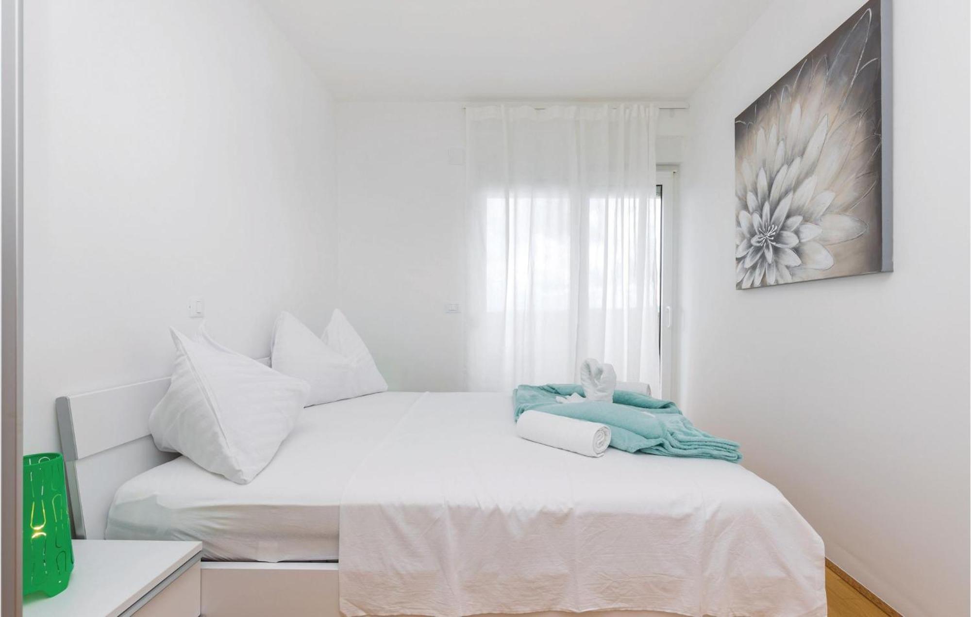 Cozy Apartment In Crikvenica With House Sea View Exteriör bild