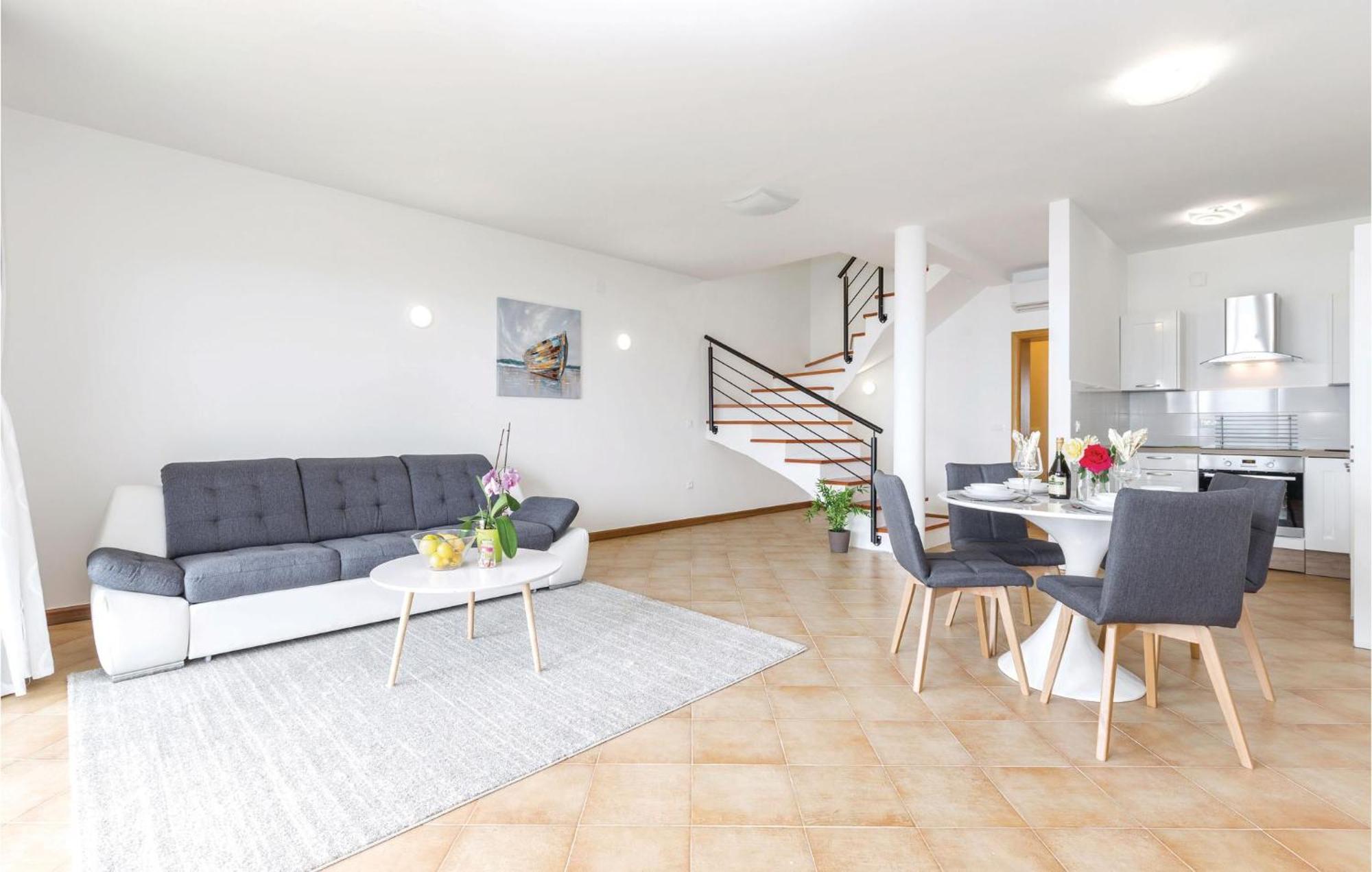 Cozy Apartment In Crikvenica With House Sea View Exteriör bild