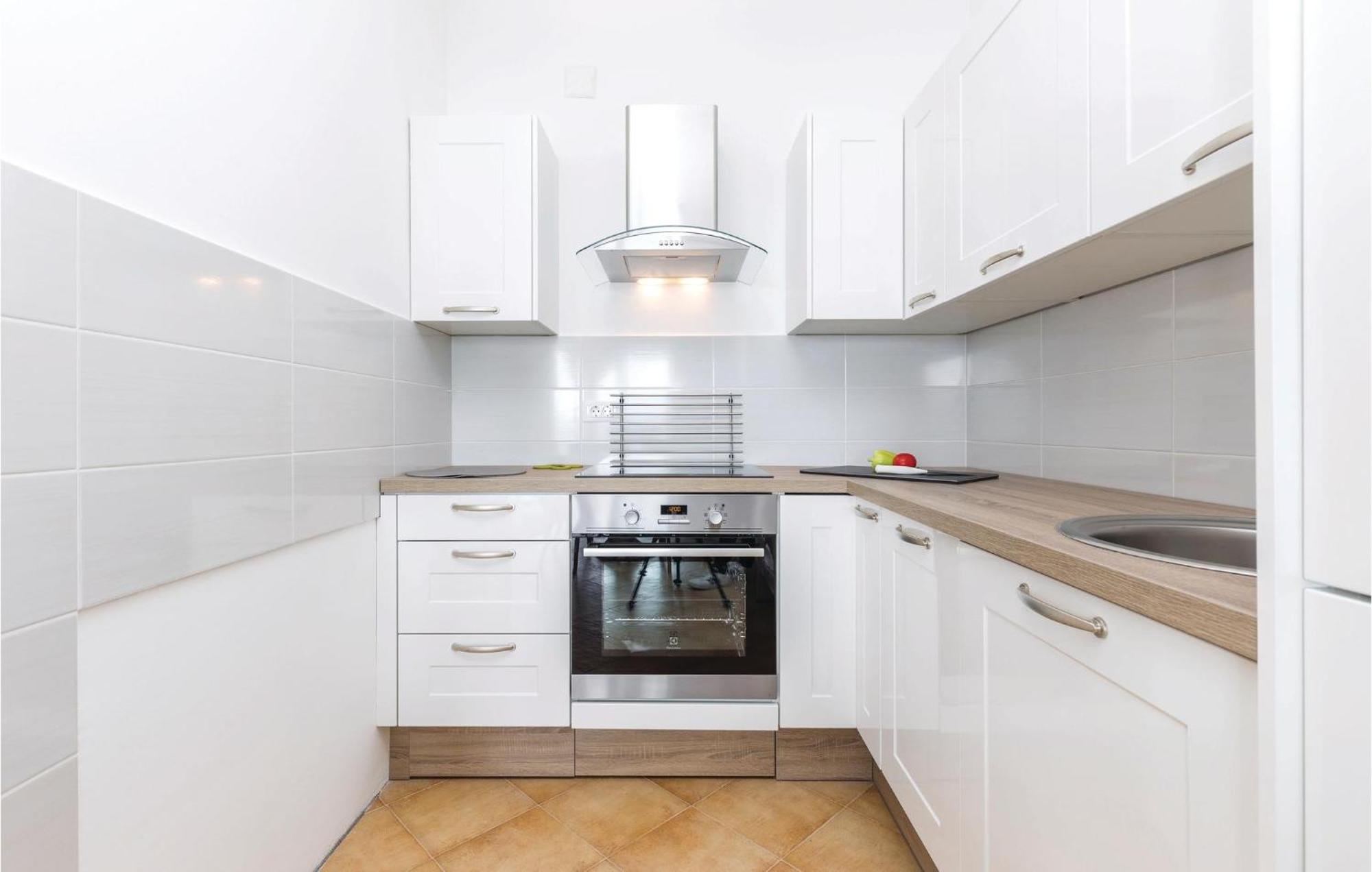 Cozy Apartment In Crikvenica With House Sea View Exteriör bild